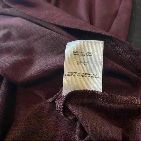 32 Degree Cool Top Sweatshirt Dark Red/Burgundy V-neck Short Sleeve Size S/CH - Picture 11 of 13